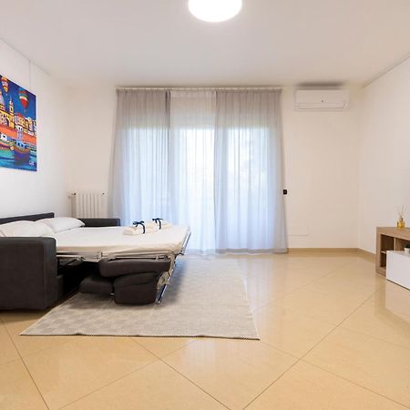 Boscoincitta Apt With Garage And Whirlpool Tub Бари Экстерьер фото